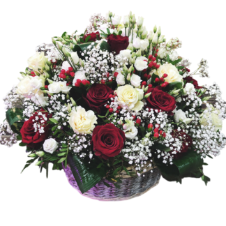 Basket with roses and lisianthus